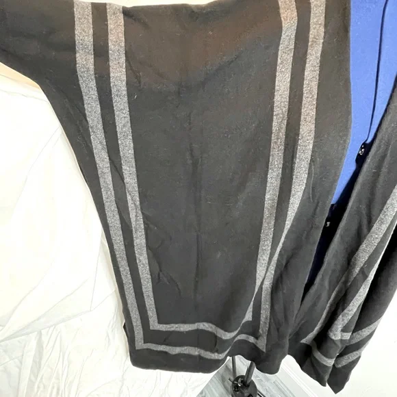 WHBM Ruana - Picture 3 of 7